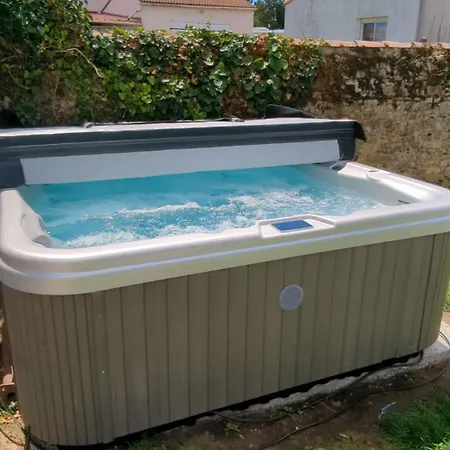 بيت للعطل Chez Louise & Basile *