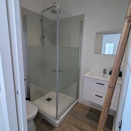 Chez Louise & Basile بيت للعطل